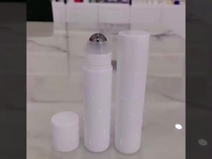 30 ml de sérum de parfum déodorant en bouteille